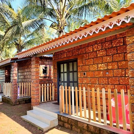 Saka Kadams Home Stay Guhagar Ngoại thất bức ảnh