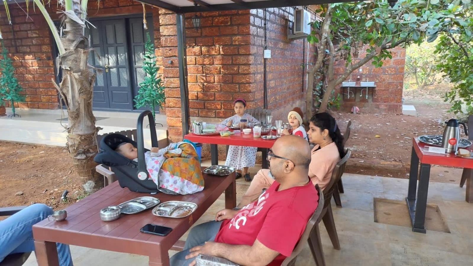 Saka Kadams Home Stay Guhagar Ngoại thất bức ảnh
