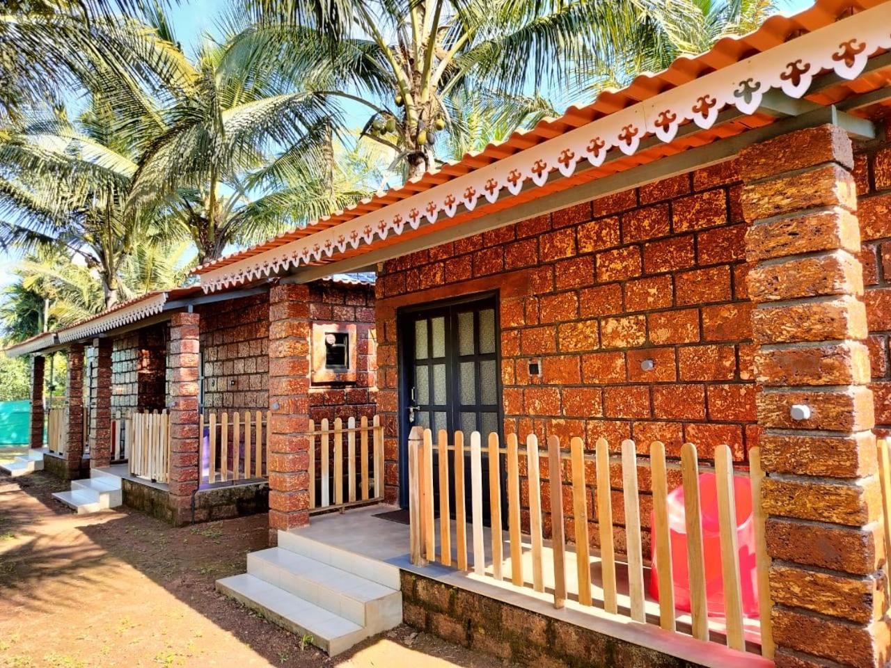 Saka Kadams Home Stay Guhagar Ngoại thất bức ảnh